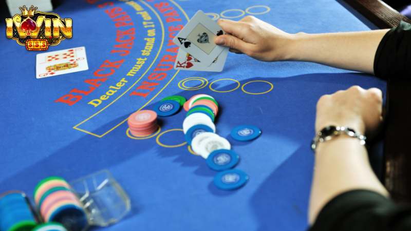 Am hiểu rõ ràng luật chơi Baccarat dẫn cơm gạo