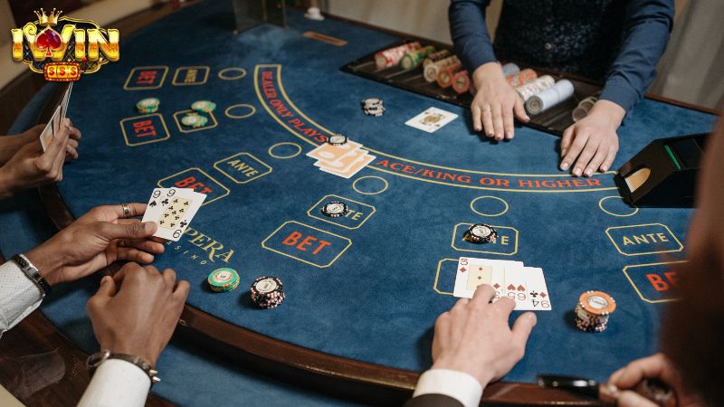 Tham gia đặt cược theo số tiền cấp tiến trong Baccarat